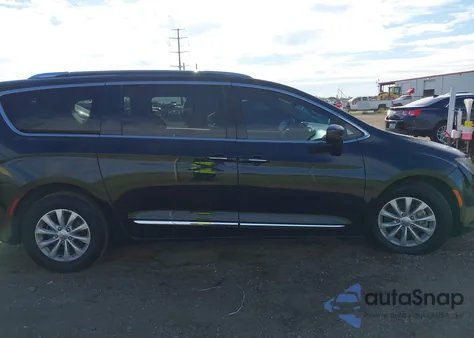 2018 Chrysler Pacifica Touring L z USA, uszkodzony, nr VIN 2C4RC1BGXJR119129